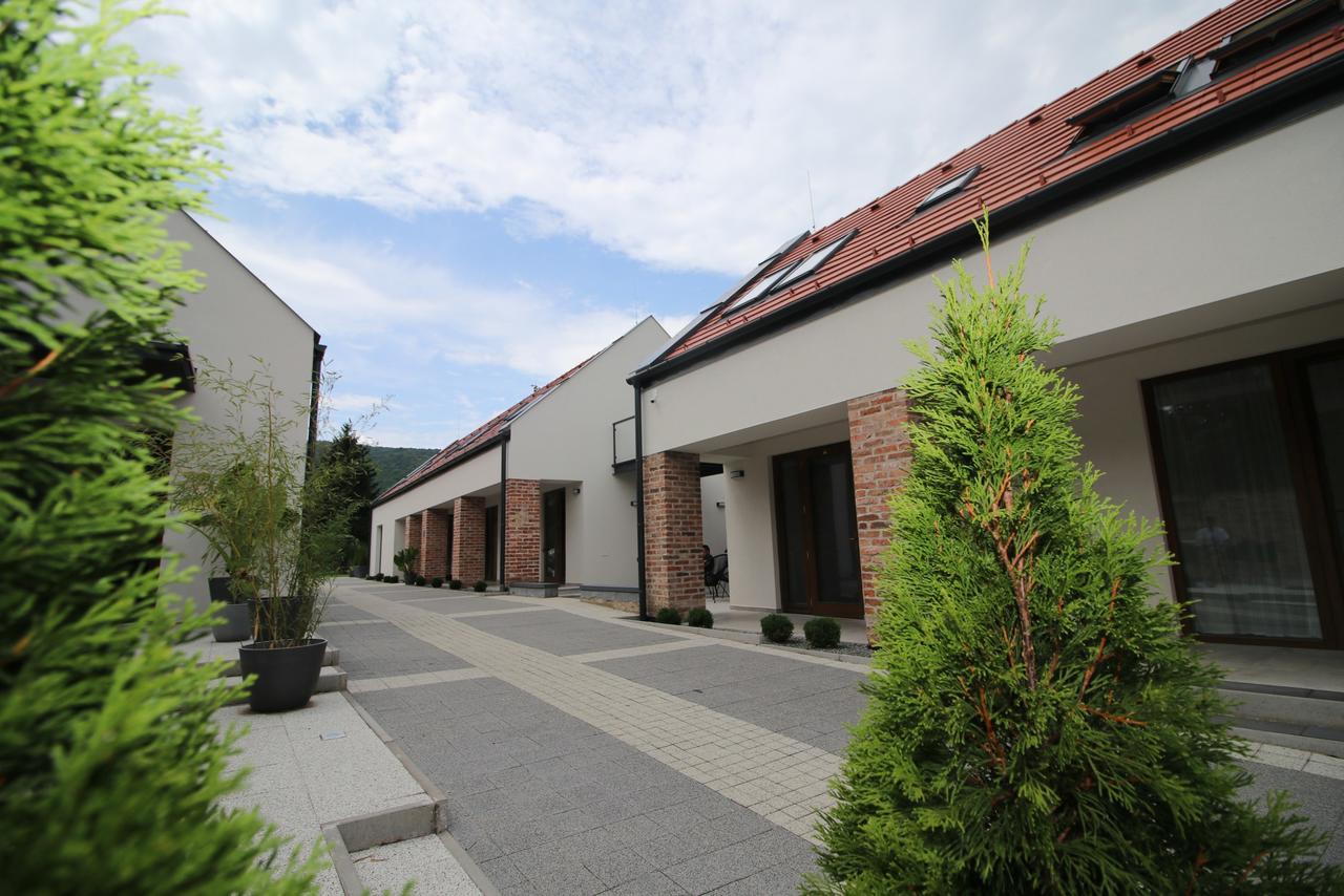 A Ház Hotel Miskolc Exterior foto