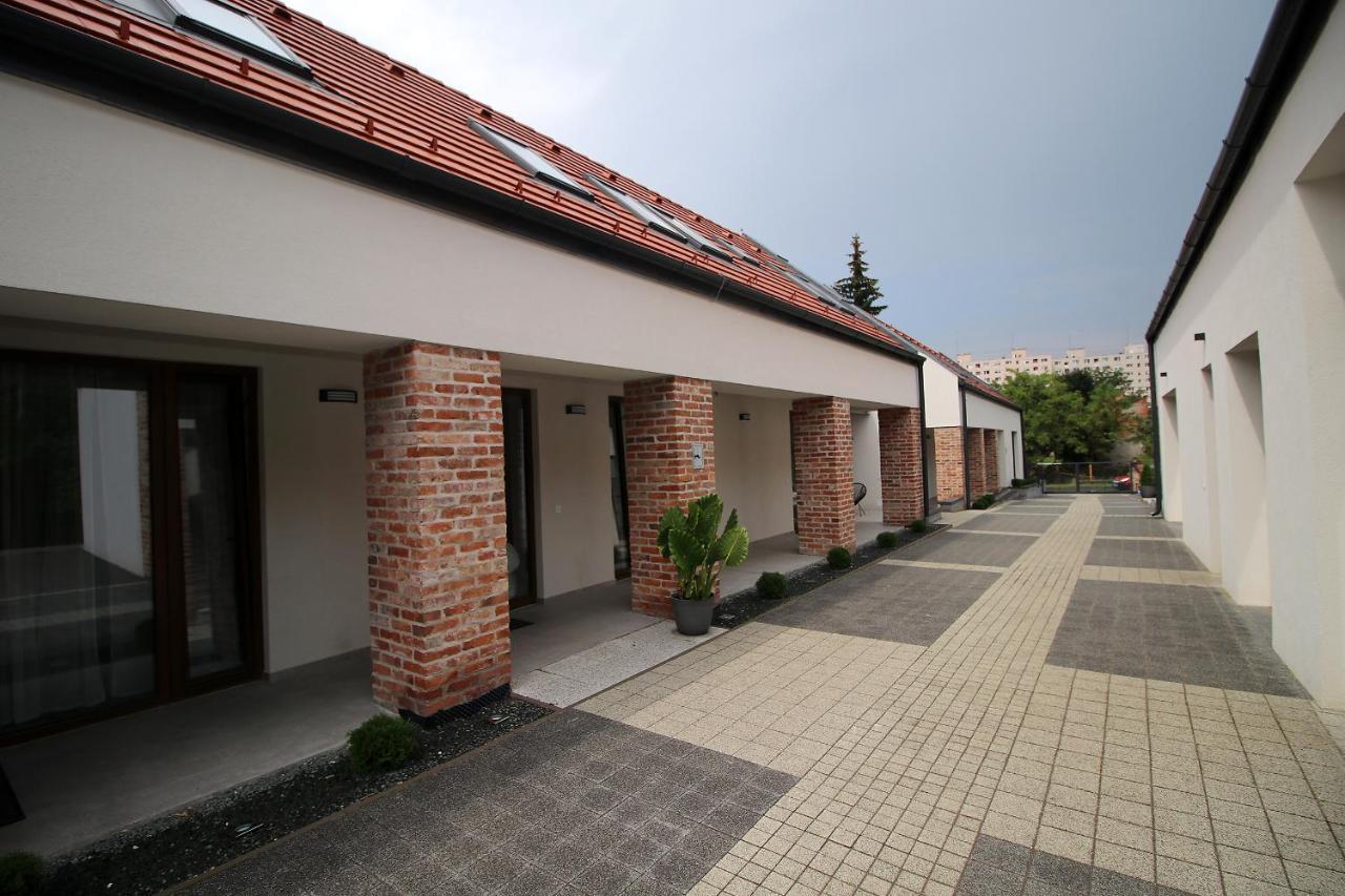 A Ház Hotel Miskolc Exterior foto